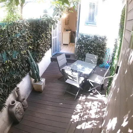 Apartment In The Heart Of *